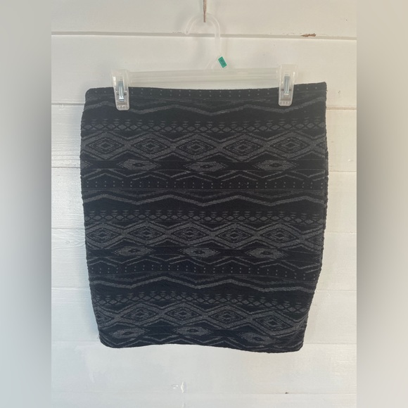 3/25 Black Patterned Only Mini Skirt - Picture 2 of 6